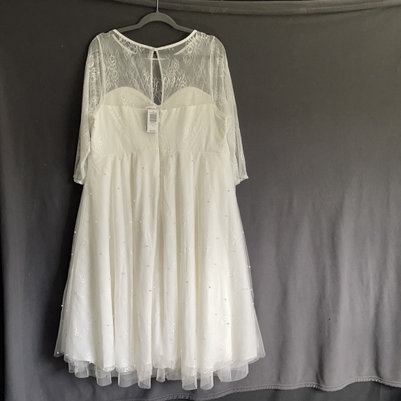 TORRID Ivory Lace Tea-length wedding dress, size 16, NWT - Picture 6 of 6
